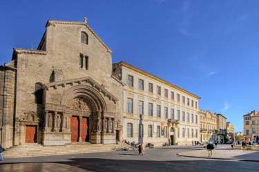 chiesa st trophine arles