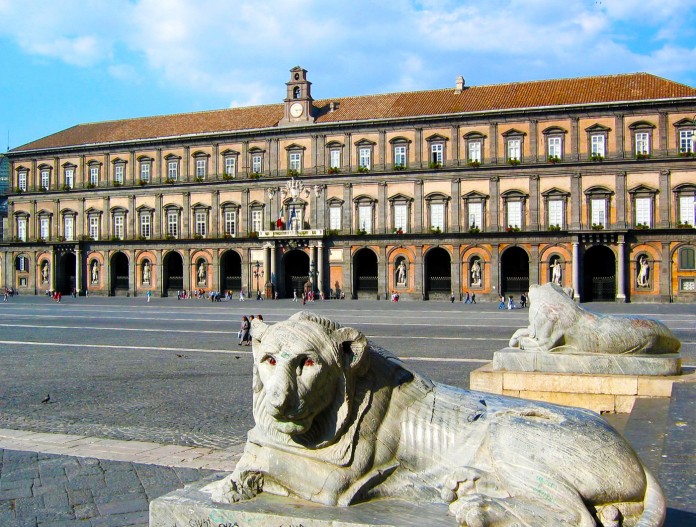 Cosa vedere palazzo reale di napoli