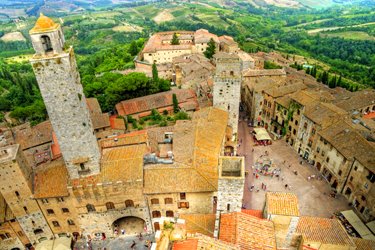 Piazza della Cisterna a San Gimignano