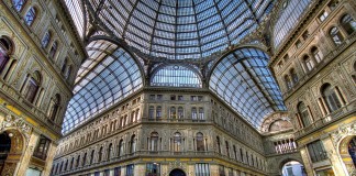 La Galleria Umberto I di Napoli La Galleria Umberto I di Napoli