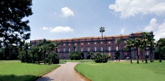 La Reggia e il Parco di Capodimonte a Napoli La Reggia e il Parco di Capodimonte a Napoli