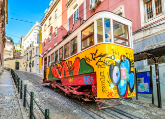 Come muoversi a Lisbona in tram, autobus, funicolare, taxi e ascensori