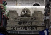 Cosa vedere a Napoli in 1 giorno: itinerario a piedi Ingresso di Napoli Sotterranea
