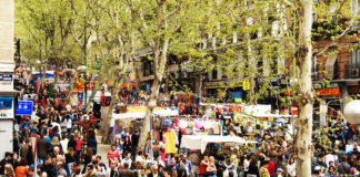 Il Mercato del Rastro di Madrid Il Mercato del Rastro di Madrid