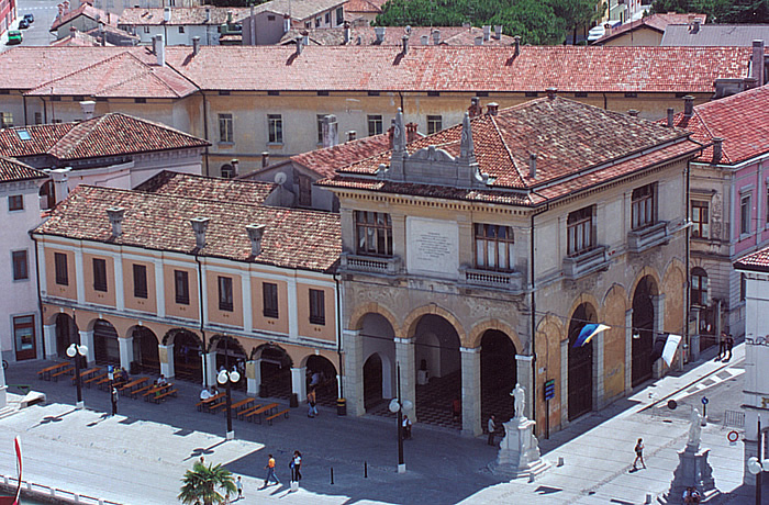 La Loggia e il Palazzo del Provveditore