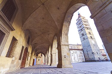 Il Campanile il Battistero di Pistoia