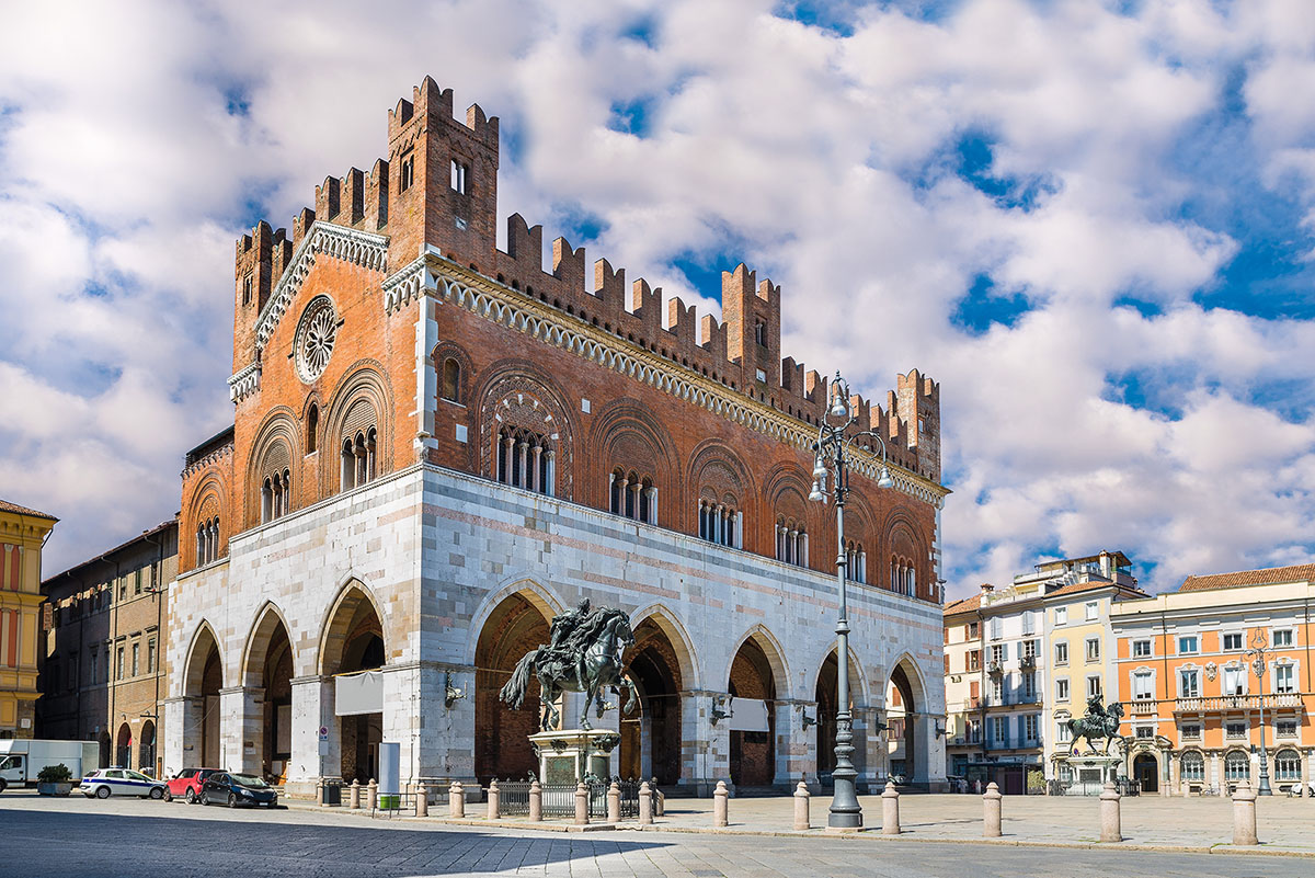 Piacenza Piazza Cavalli