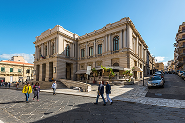 Il Teatro Cilea e la Pinacoteca civica di Reggio Calabria