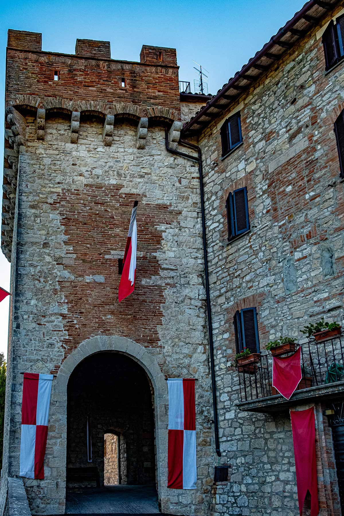 Torre Porta di Maggio a Monte Castello di Vibio