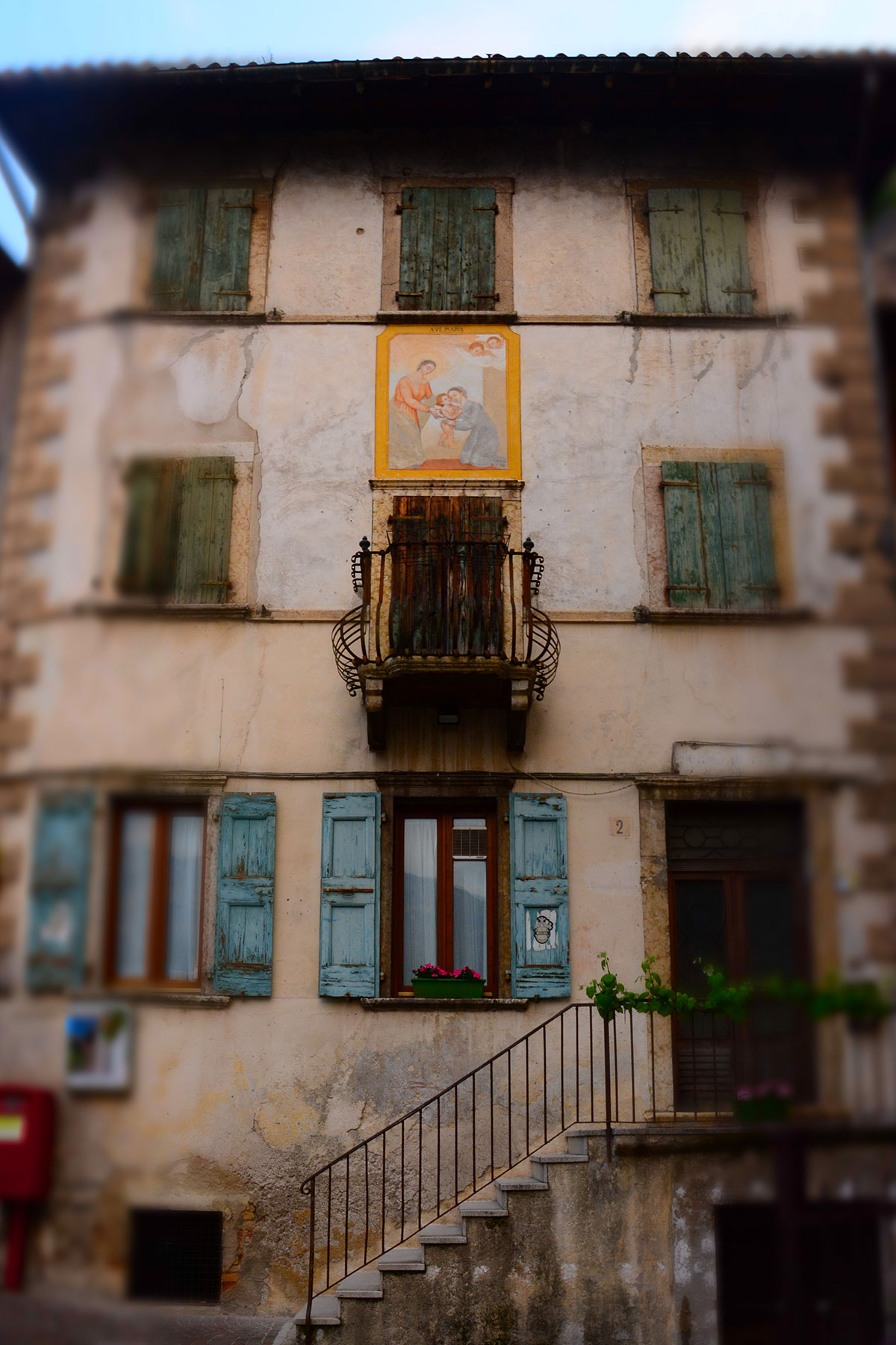 Il centro storico di Limone sul Garda