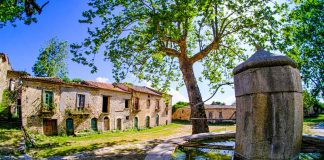 Il borgo abbandonato di Roscigno Vecchia Roscigno Vecchia