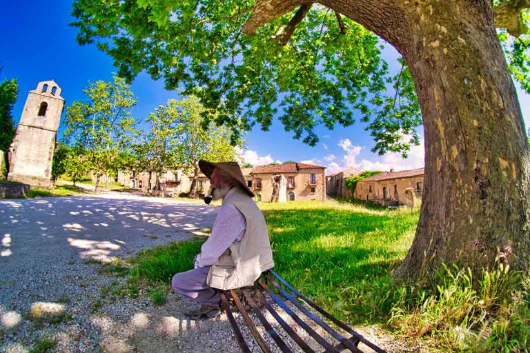Roscigno Vecchia Il abbandonato di Roscigno