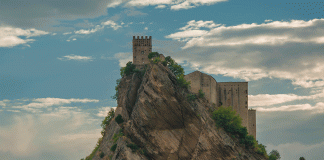 17 luoghi abbandonati in Italia che sembrano usciti da un film! Il borgo di Roccascalegna