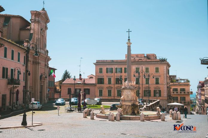 Cosa vedere a Tarquinia - Piazza Matteotti con la fontana