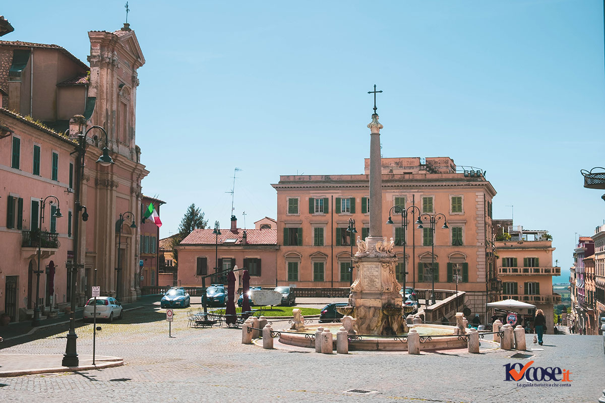 Cosa vedere a Tarquinia - Piazza Matteotti con la fontana