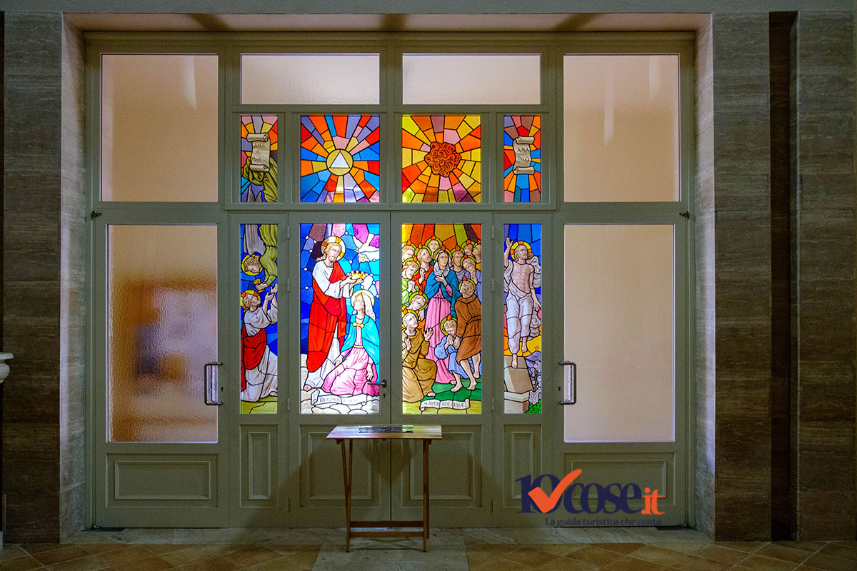 Interno della Chiesa di Santa Maria Assunta a Talamone Interno della Chiesa di Santa Maria Assunta a Talamone