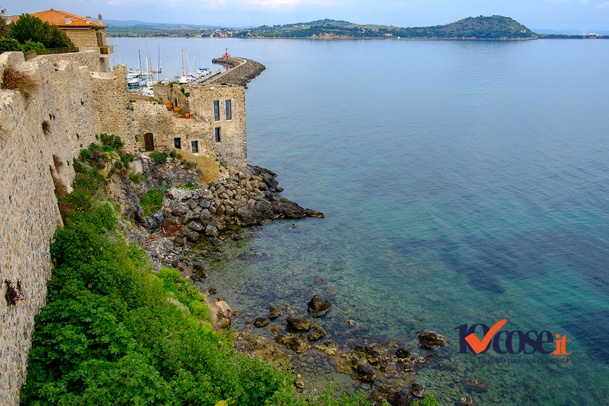La spiaggia del Cannone a Talamone La spiaggia del Cannone a Talamone
